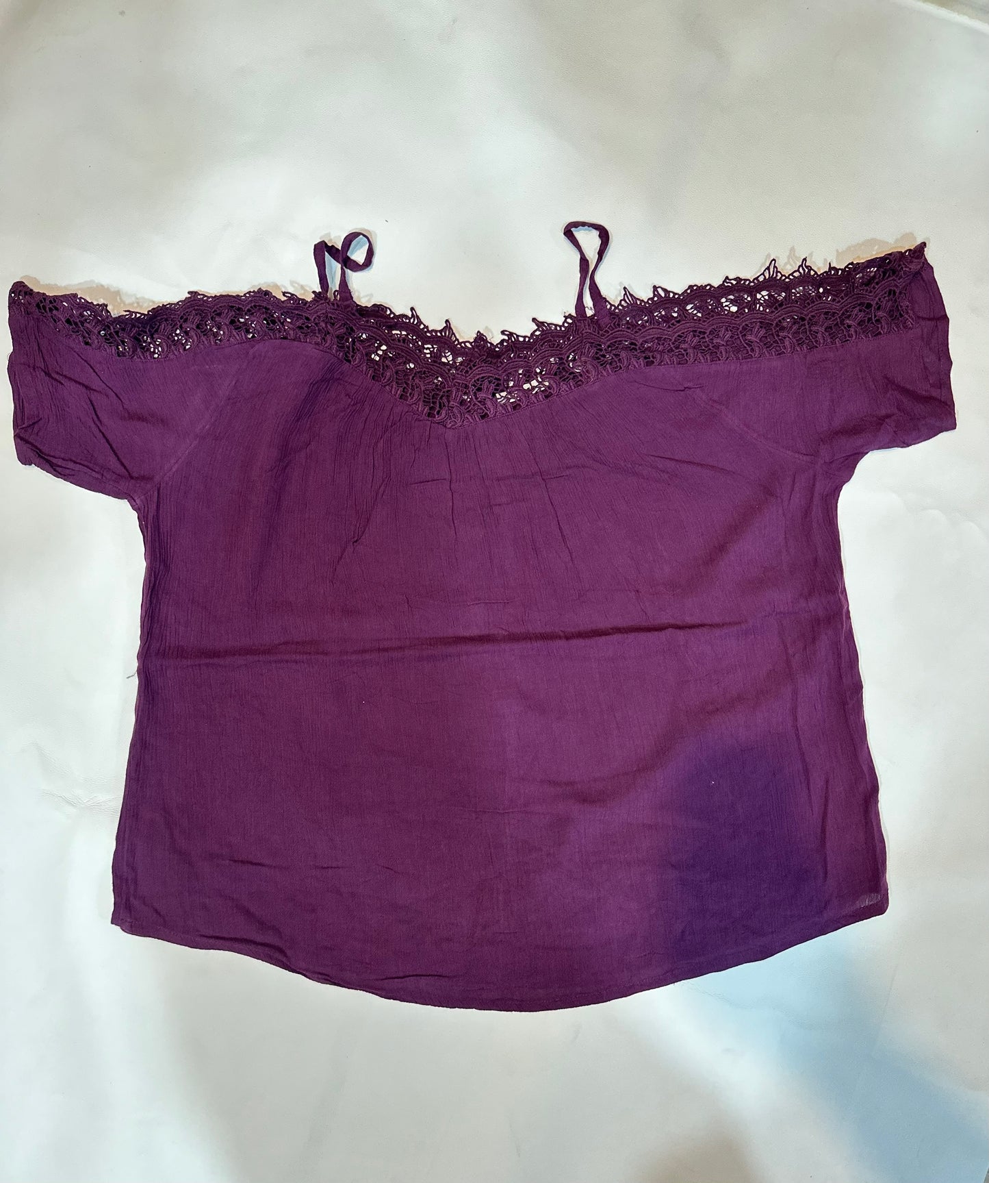 Ladies' Preloved Purple Crochet Lace Cold-Shoulder Blouse