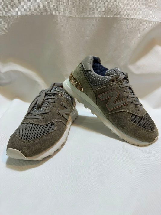 Preloved New Balance 574 Grey Suede & Rose Gold Metallic Accent Sneakers