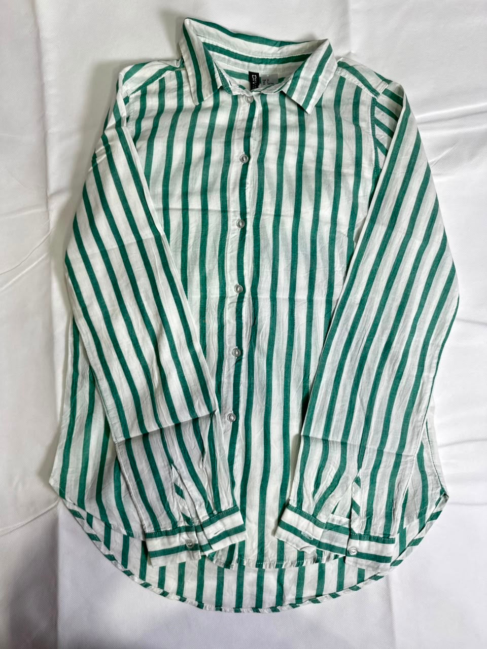 Preloved H&M Divided Green Vertical Striped Long Sleeve Shirt