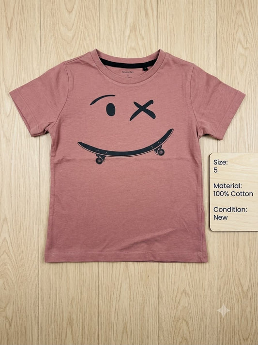 New (Thrift Inventory) Favourites Kids Skateboard Smiley Graphic T-Shirt – Dusty Rose (Size 5)