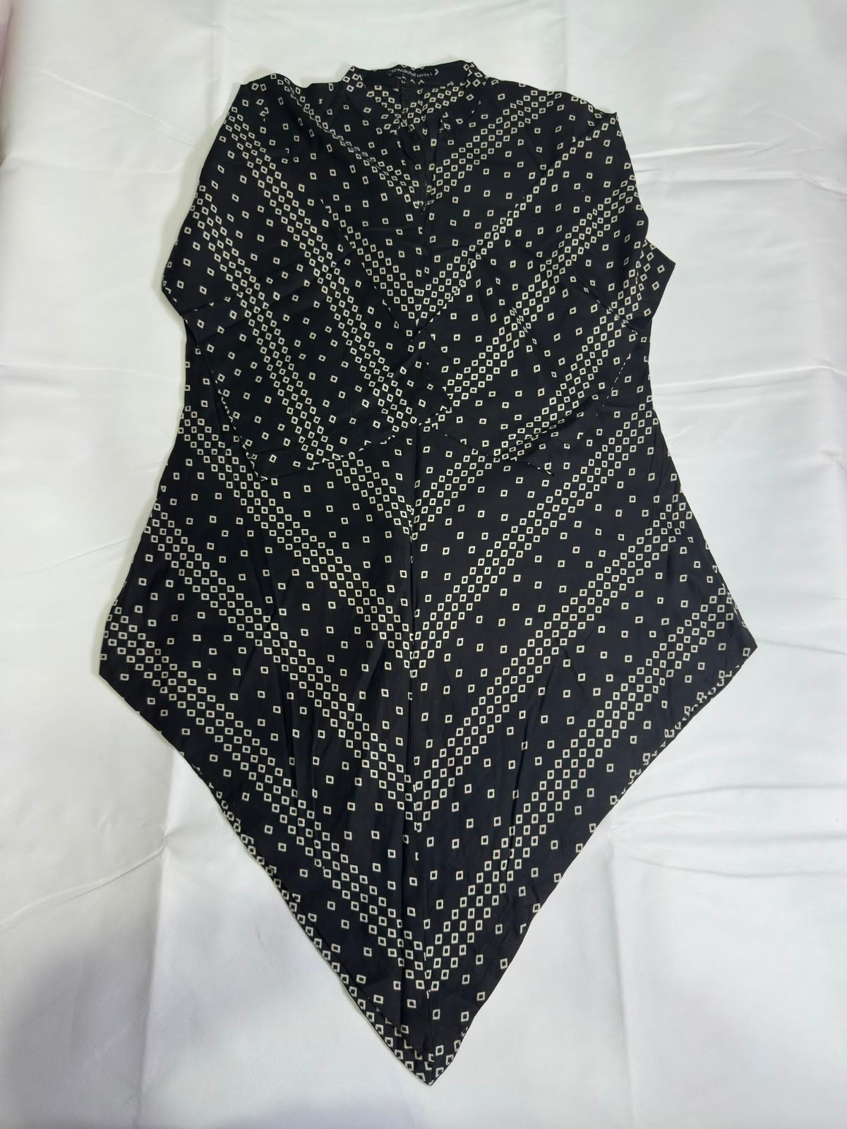 Preloved Women's Black Geometric Chunri / Bandhani Printed Asymmetric Kurti