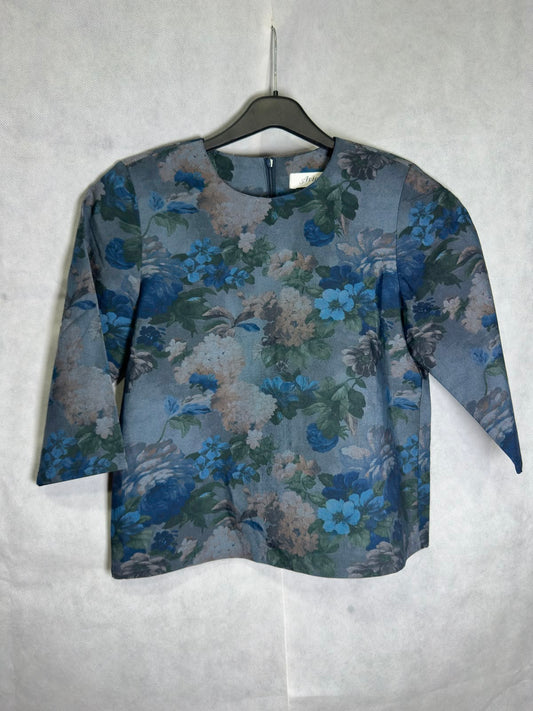 Preloved Japanese Vintage Blue Jacquard Floral 3/4 Sleeve Blouse
