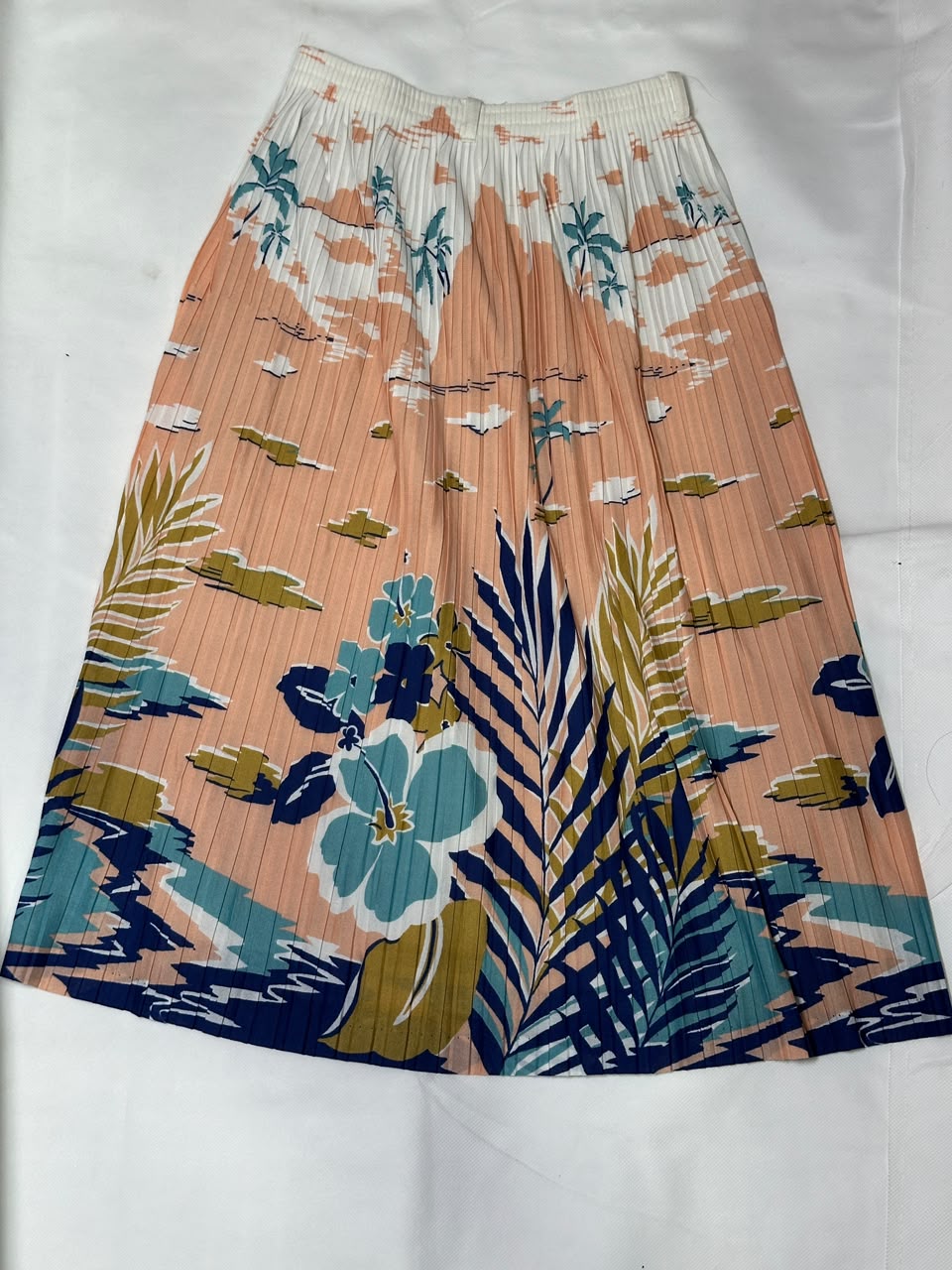 Preloved Vintage Peach Tropical Landscape Pleated Midi Skirt