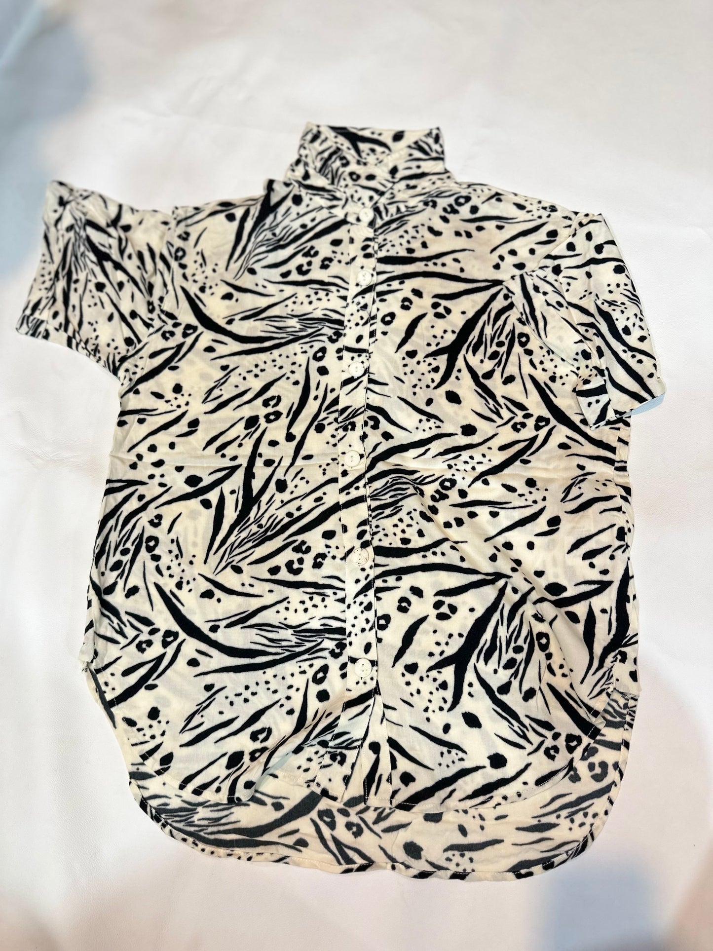 Ladies' Preloved Black & White Animal Print Button-Down Shirt