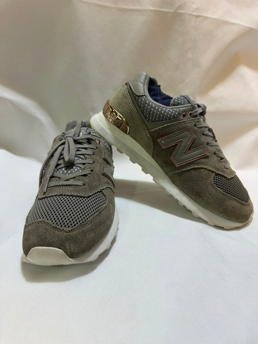 Preloved New Balance 574 Grey Suede & Rose Gold Metallic Accent Sneakers